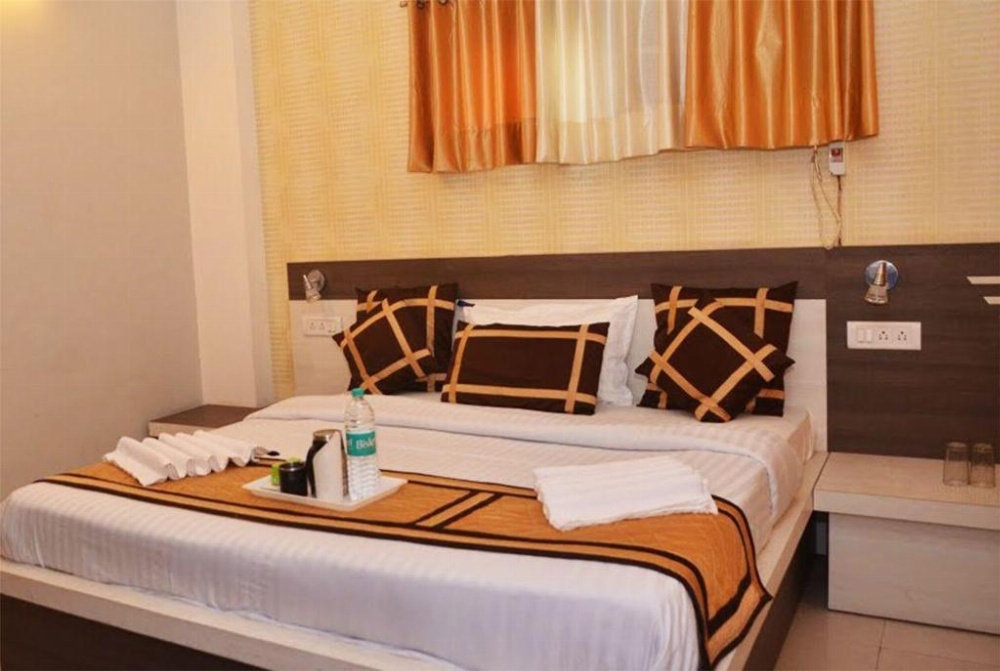 Room image 4