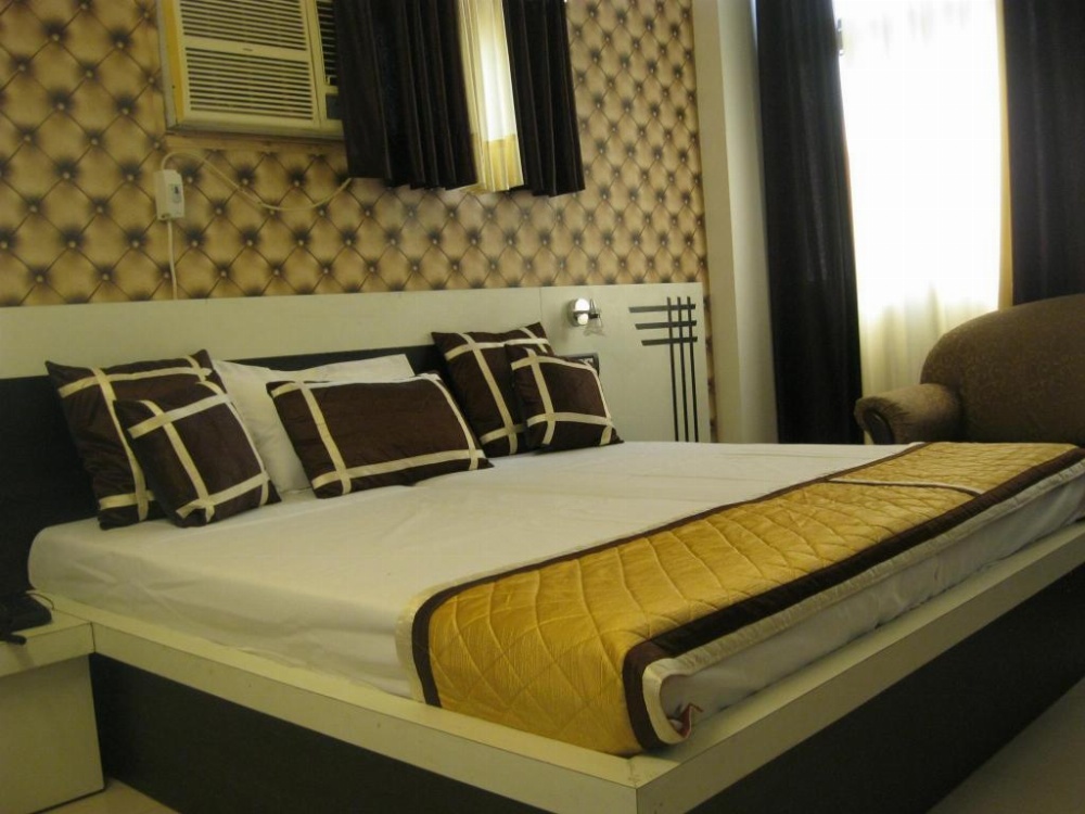 Room image 4